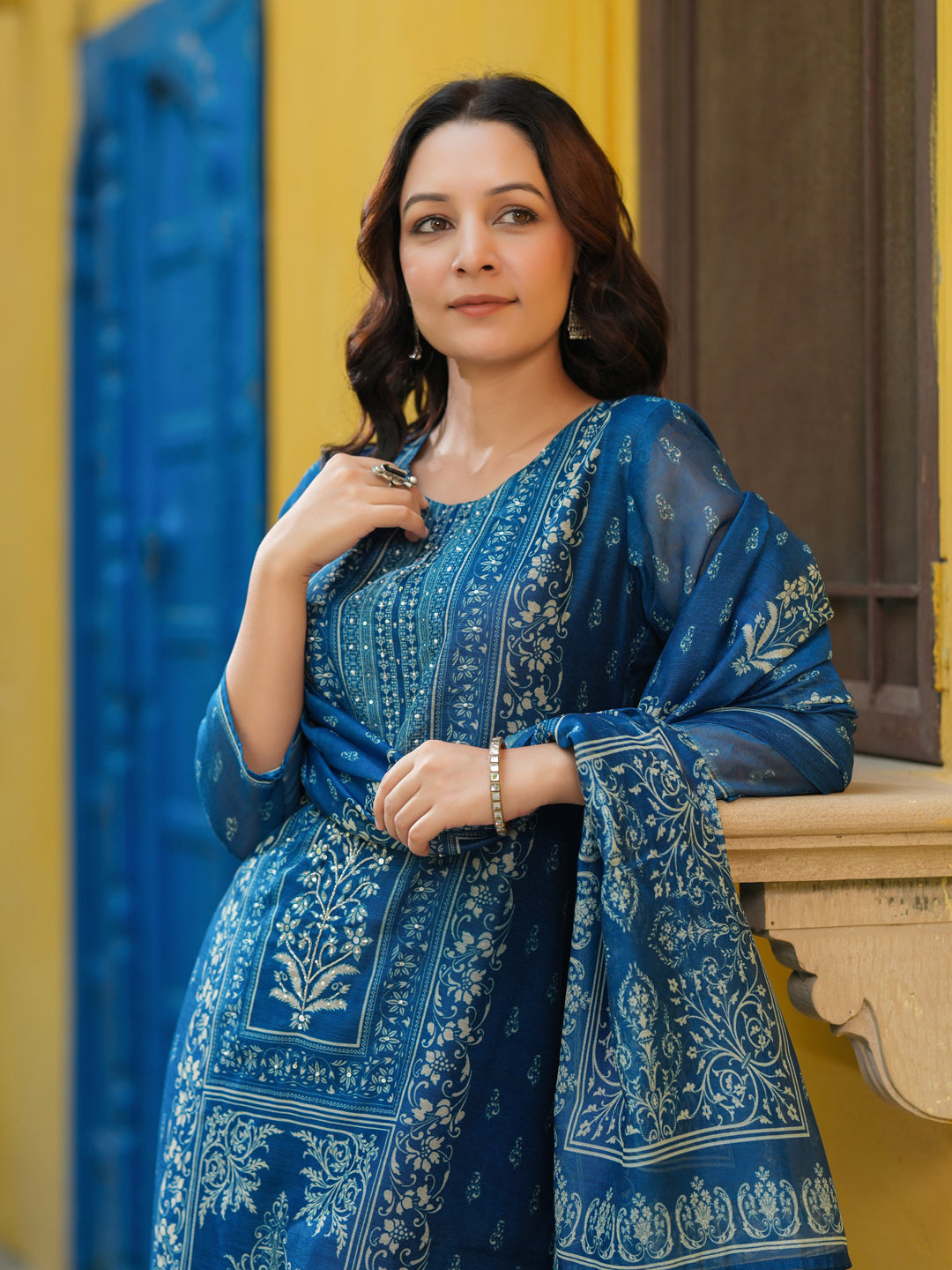 Women Ethnic Motifs Printed Regular Kurta with Trousers & Dupatta