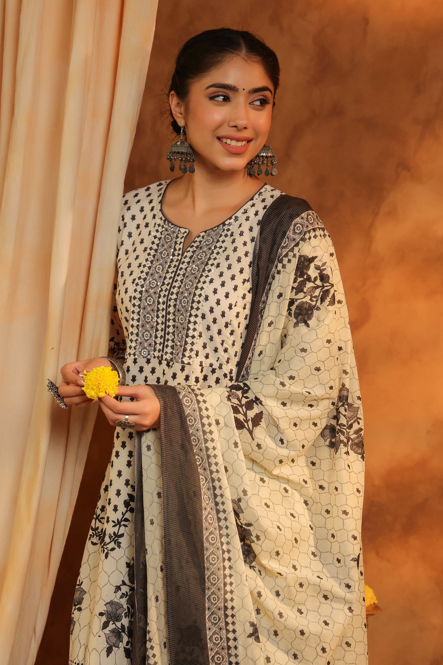 Floral Printed Pure Cotton Kurta With Trousers & Dupatta