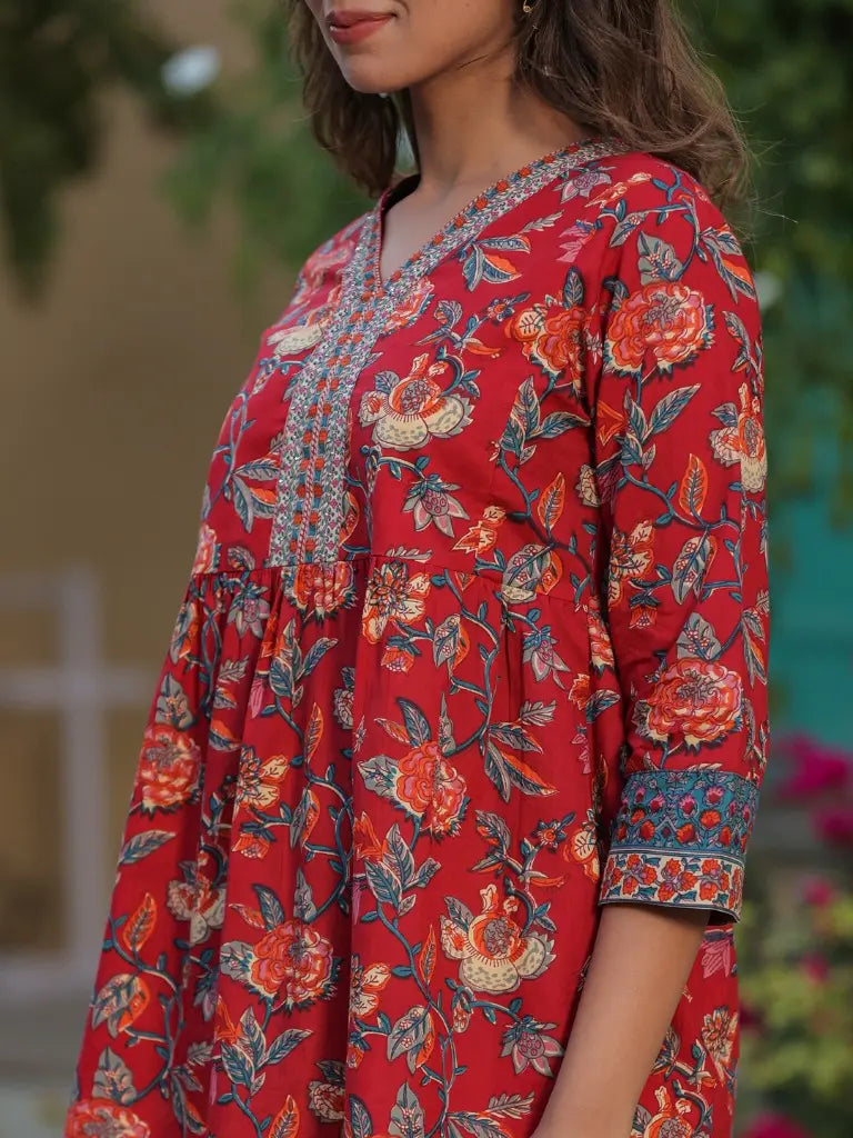Women Red Floral Printed Pure Cotton A-line Kurti