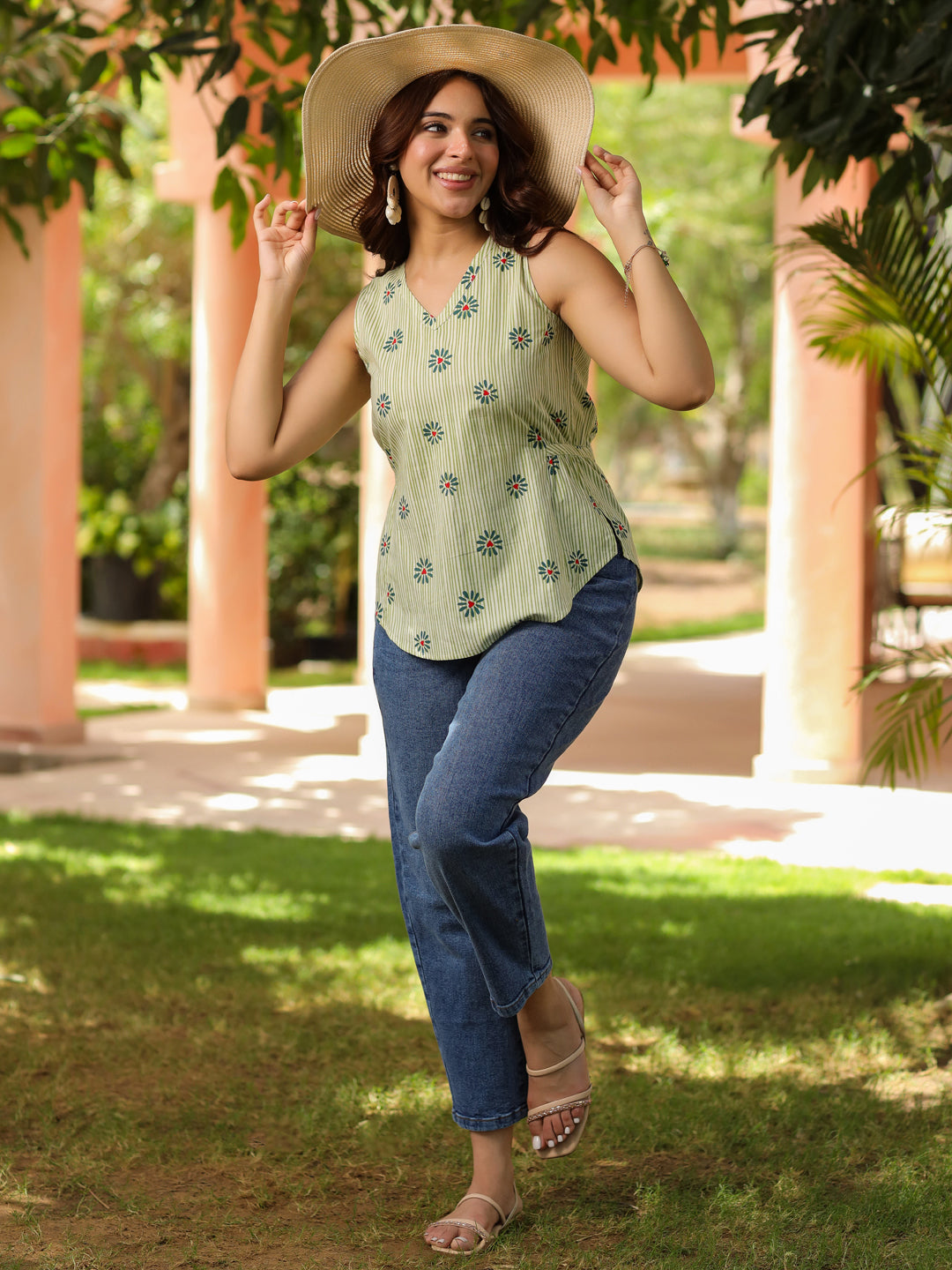 Women Ethnic Motifs Printed Sleeveless Cotton Regular Top