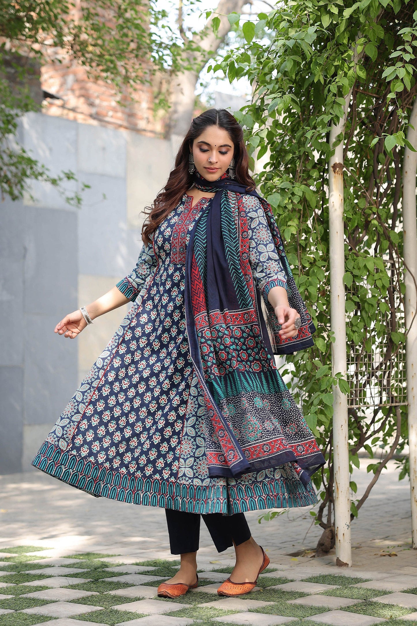 Women Ethnic Motifs Printed Regular Beads and Stones Pure Cotton Kurta with Trousers & With Dupatta