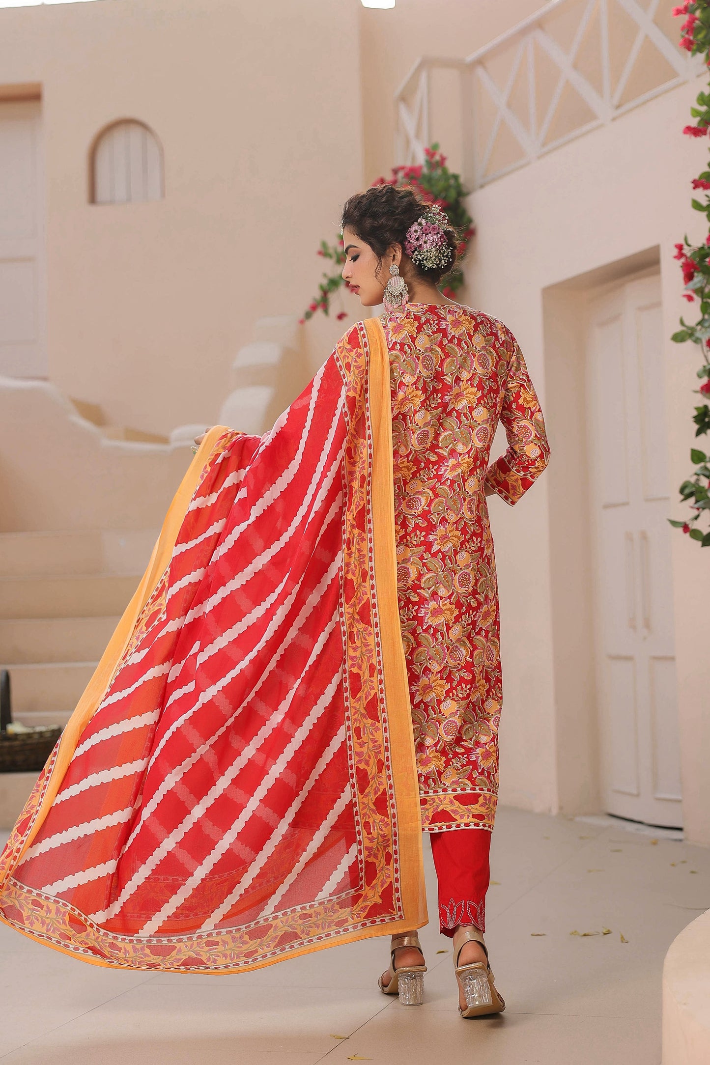 Women Floral Printed Regular Sequinned Pure Cotton Kurta with Trousers & With Dupatta