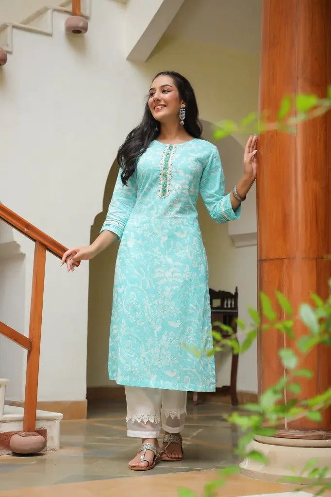 Women Sea Green Floral Printed Gotta Patti Pure Cotton Straight Kurta