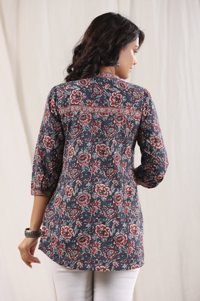 Women Blue Floral Printed Pure Cotton Kurti