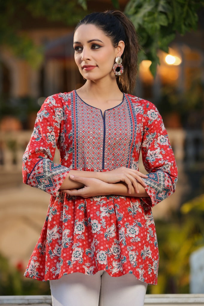 Women Red & Navy Blue Floral Printed Pure Cotton Kurti
