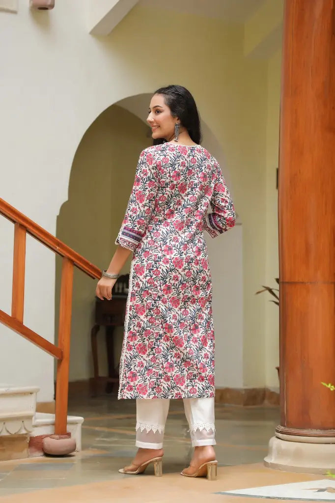 Women Pink Floral Printed A-line Kurta