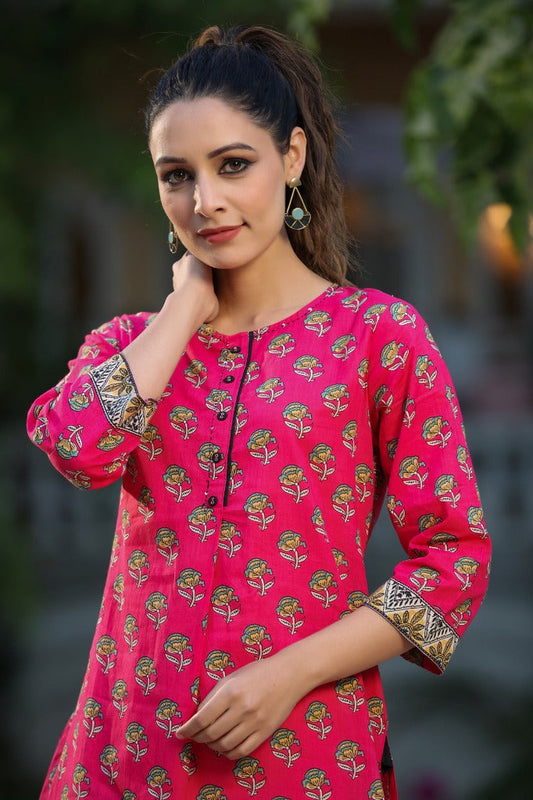 Fuchsia Color Straight Kurti in Pure Cotton for Women