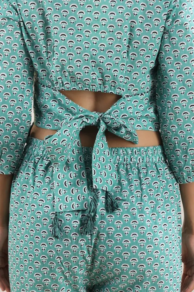 Women Teal Printed Cotton Crop Top & Trousers, Printed crop top