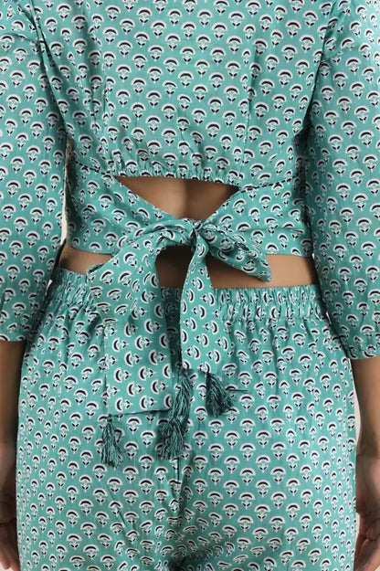Women Teal Printed Cotton Crop Top & Trousers, Printed crop top