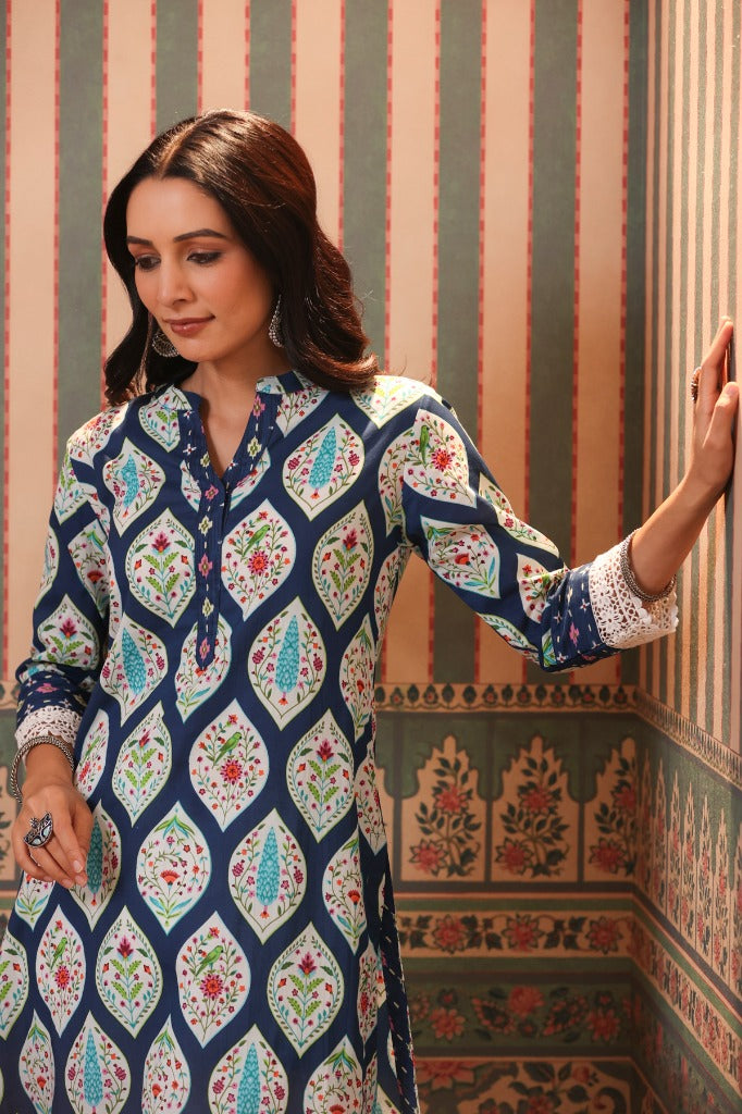 Women Blue Ethnic Motifs Printed Cotton Straight Kurta