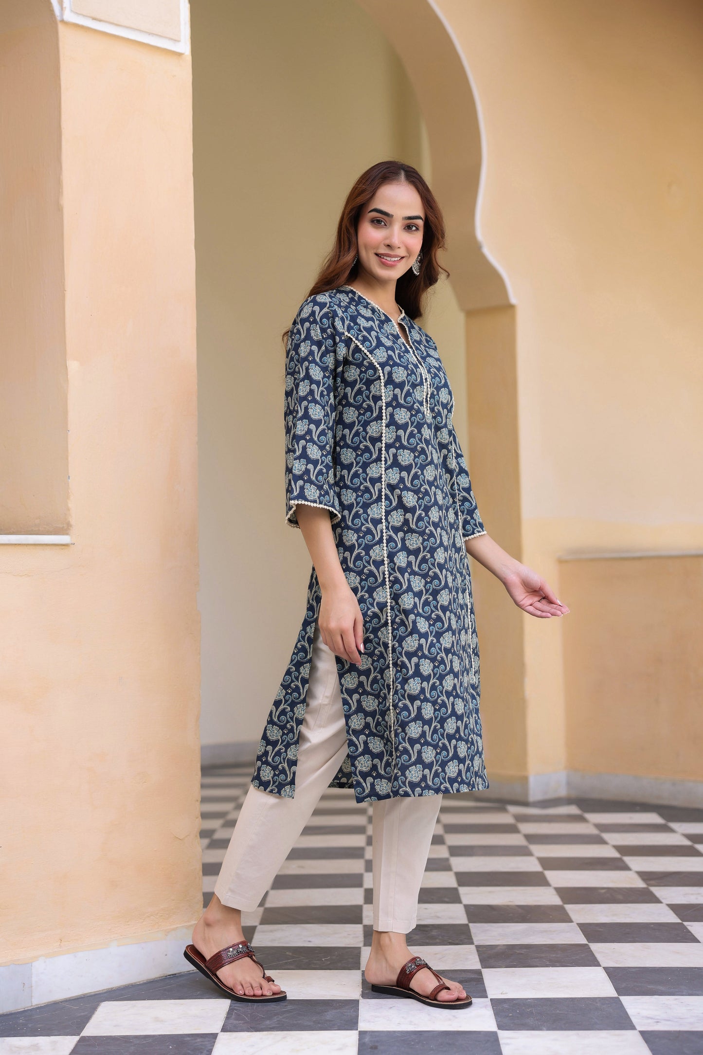 Women Floral Printed Daily Pure Cotton Straight Kurta