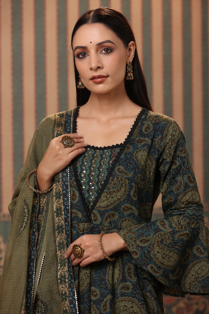 Women Teal Paisley Printed Pure Cotton Anarkali Kurta With Trousers & Dupatta