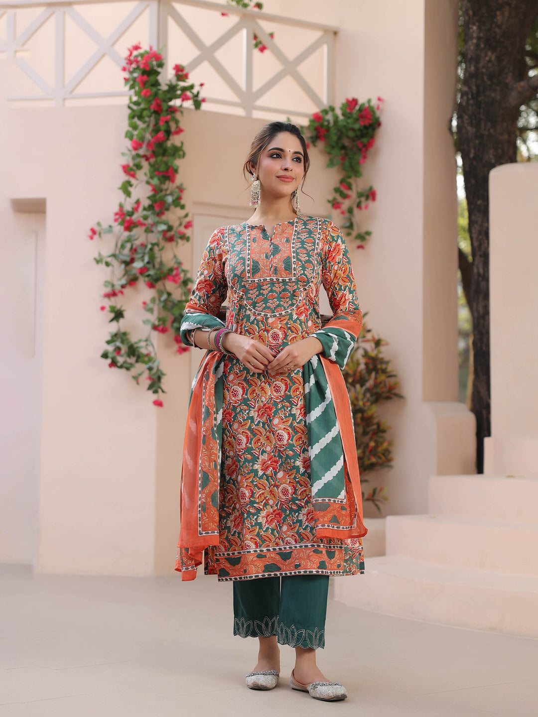 Women Green Floral Printed Pure Cotton Straight Kurta With Trouser And Dupatta