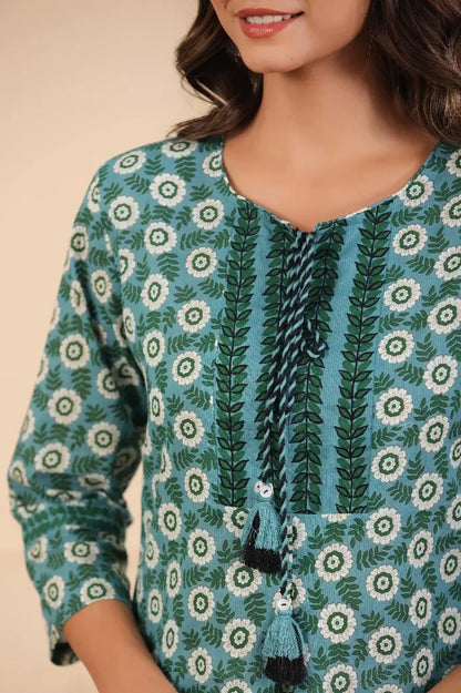 Women Green Floral Printed Tie Up Neck Pure Cotton Kurti