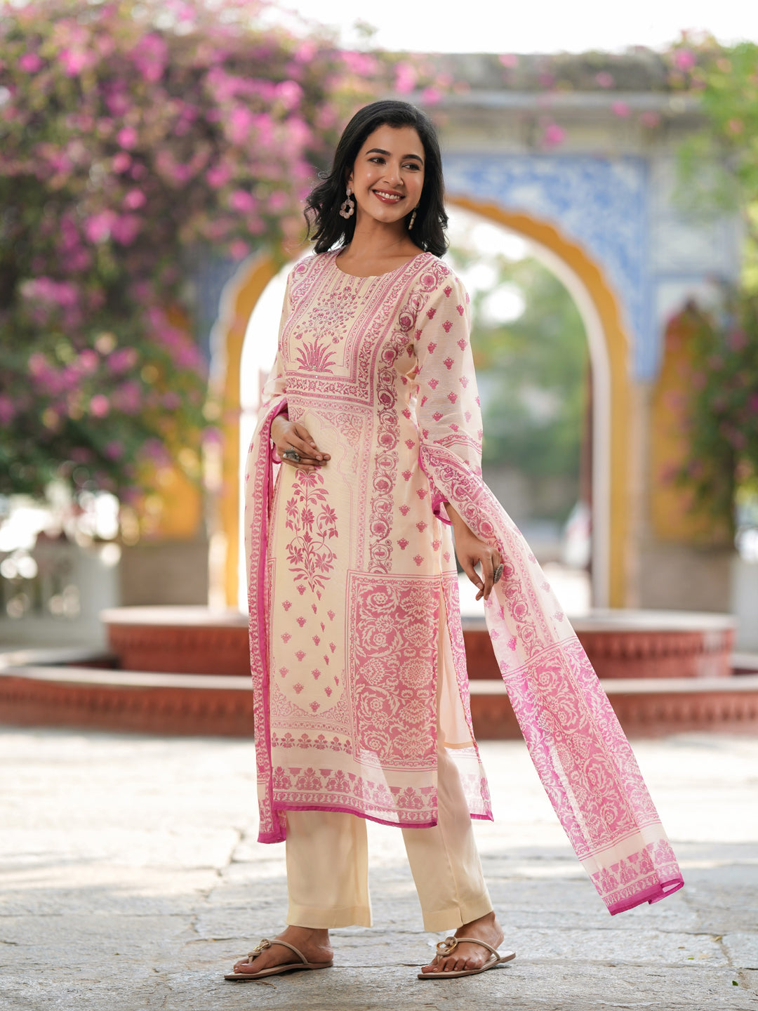 Women Ethnic Motifs Printed Kurta with Trousers & Dupatta
