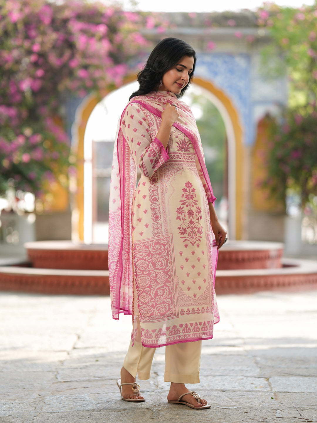 Women Ethnic Motifs Printed Kurta with Trousers & Dupatta