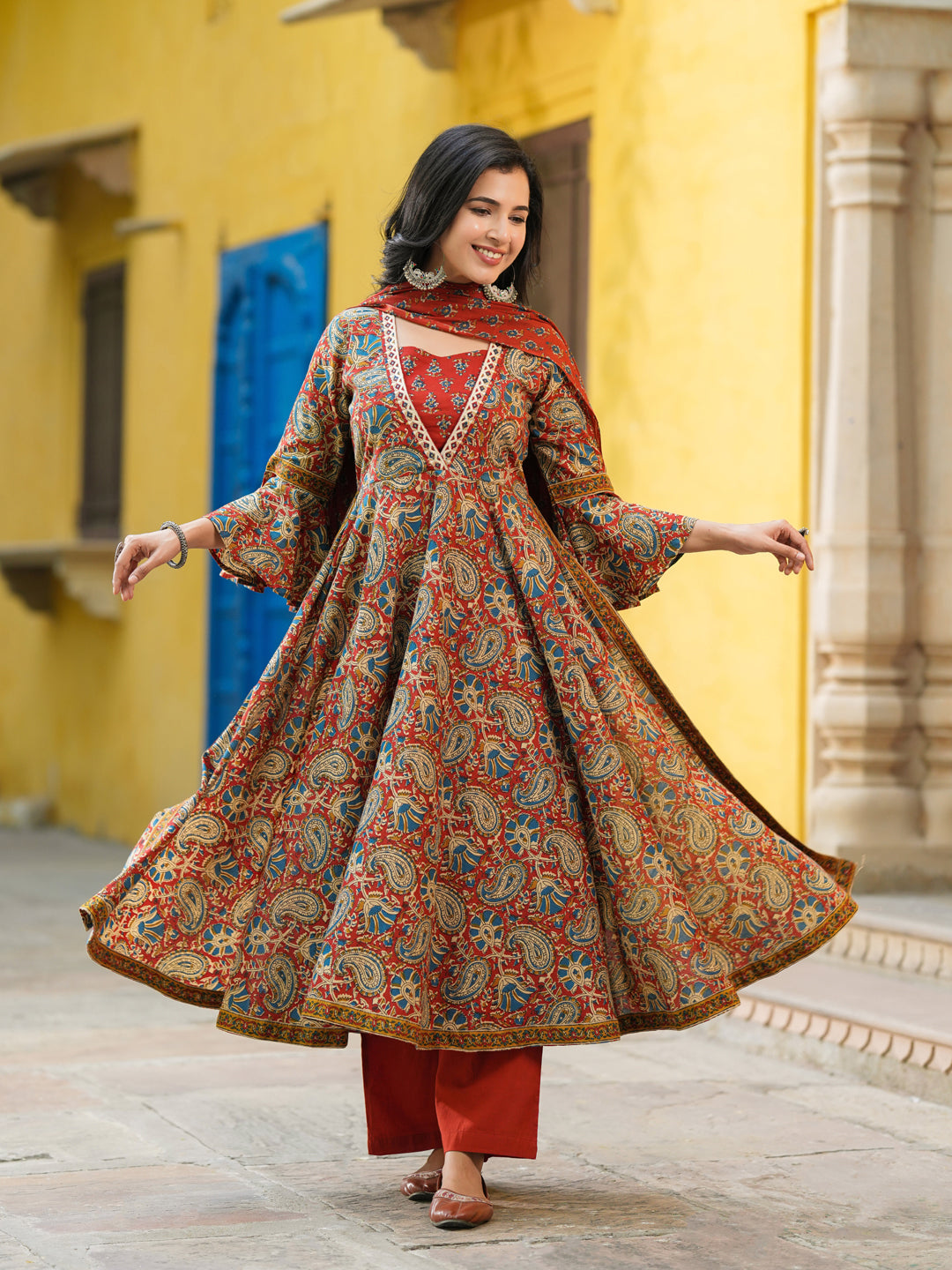 Women Printed Regular Pure Cotton Kurta With Trousers & Dupatta