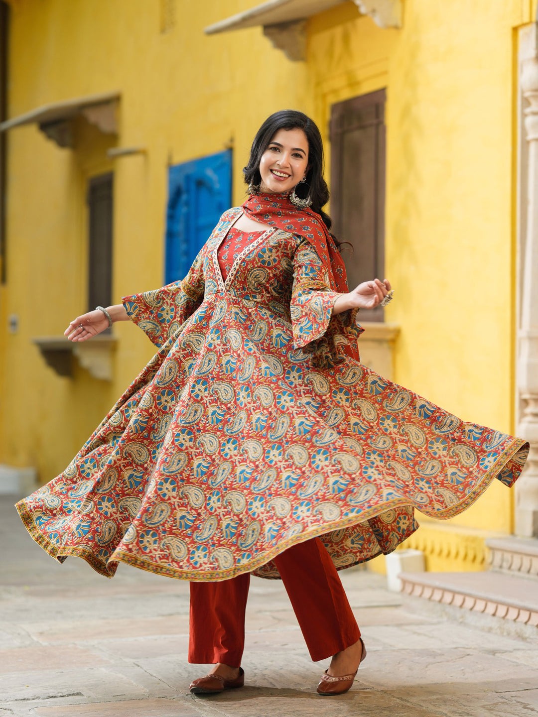 Women Printed Regular Pure Cotton Kurta With Trousers & Dupatta