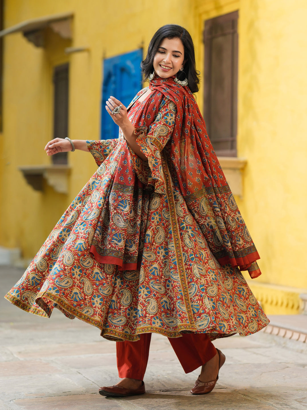 Women Printed Regular Pure Cotton Kurta With Trousers & Dupatta