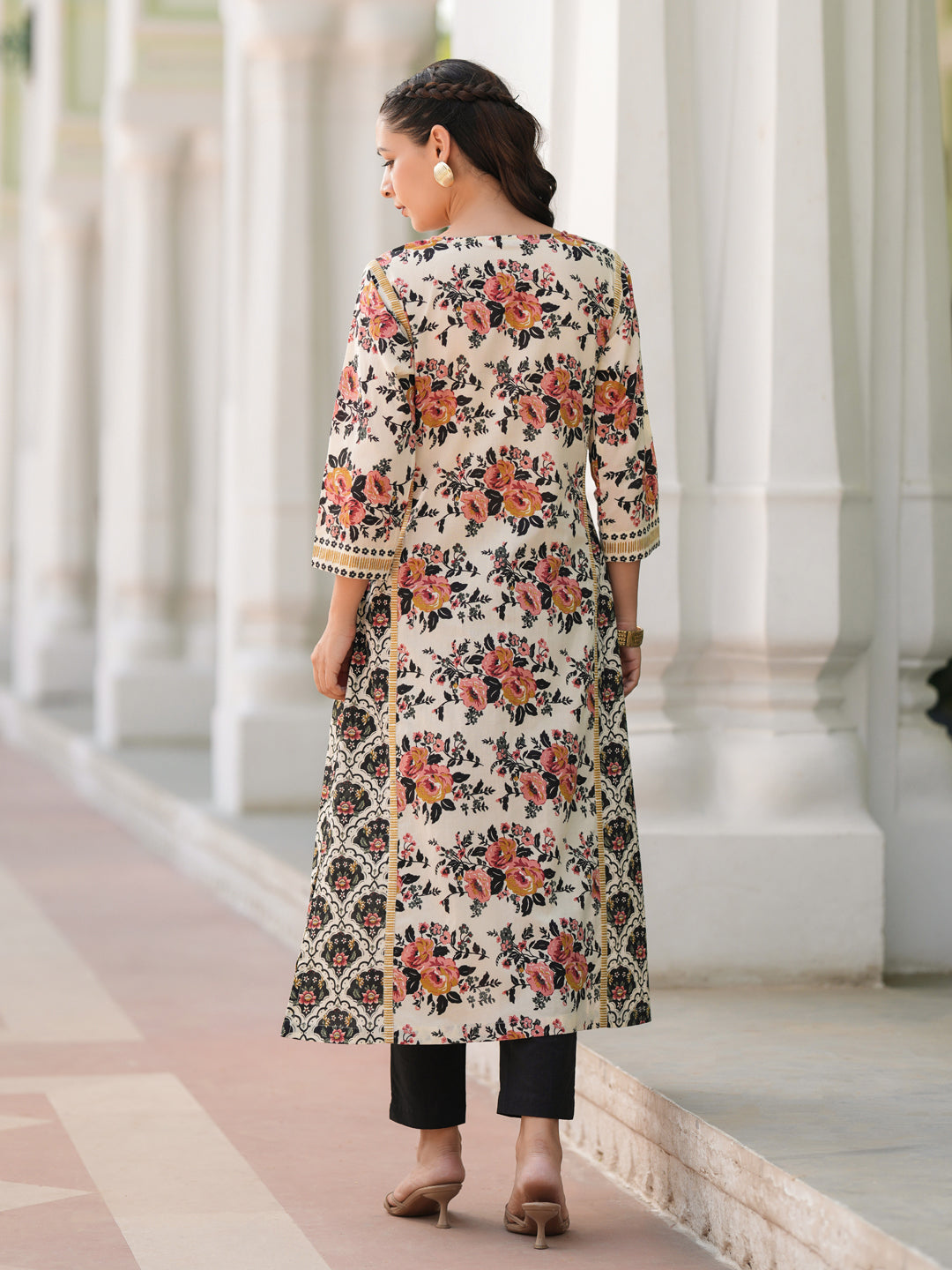 Women Floral Printed Thread Work Pure Cotton Straight Kurta