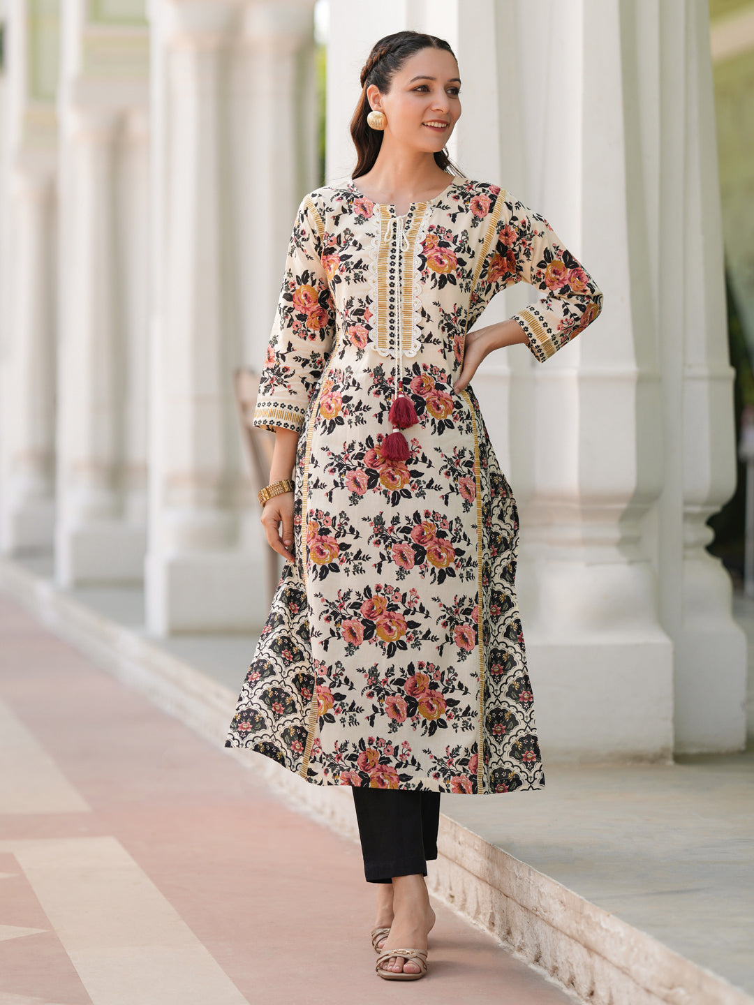 Women Floral Printed Thread Work Pure Cotton Straight Kurta