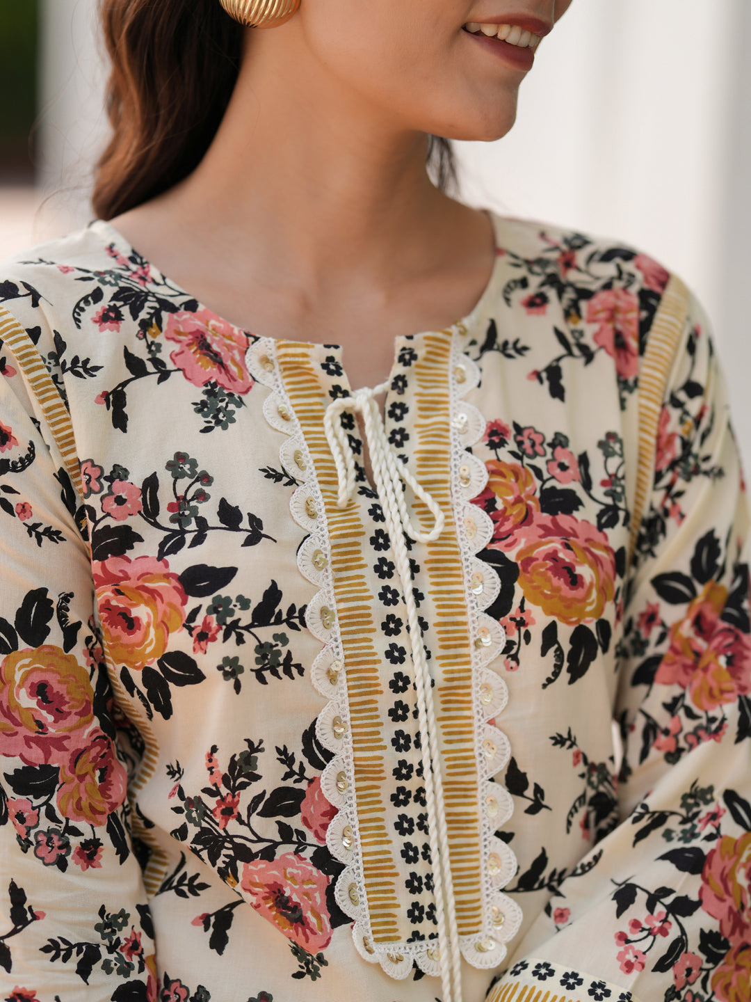 Women Floral Printed Thread Work Pure Cotton Straight Kurta