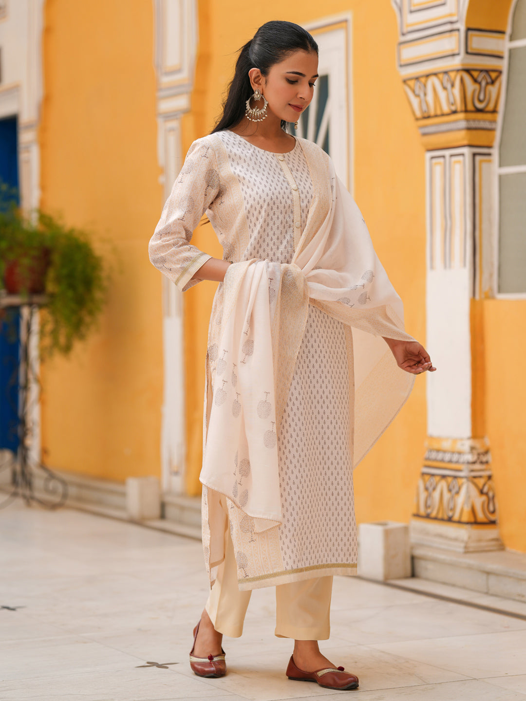 Women Ethnic Motifs Printed Regular Chanderi Cotton Straight Kurta Set