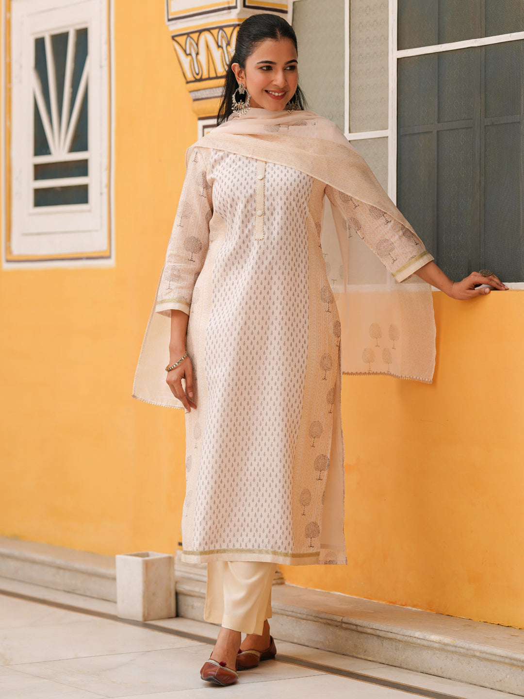 Women Ethnic Motifs Printed Regular Chanderi Cotton Straight Kurta Set