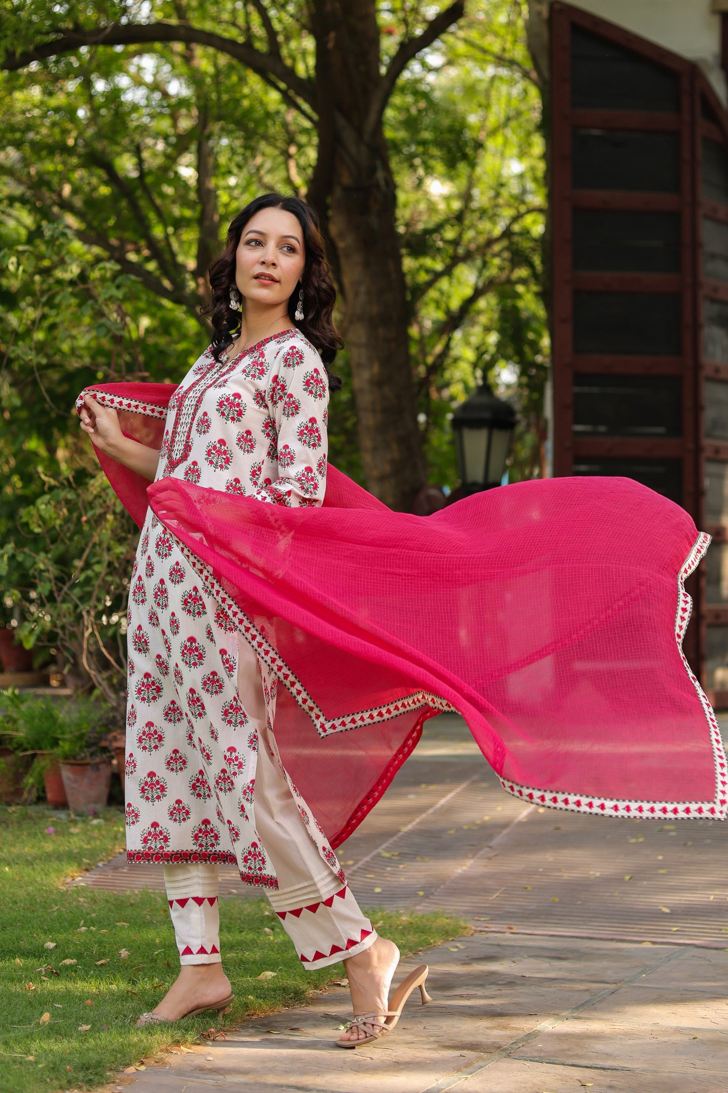 Floral Printed Notch Neck Pure Cotton Kurta With Trousers & Dupatta