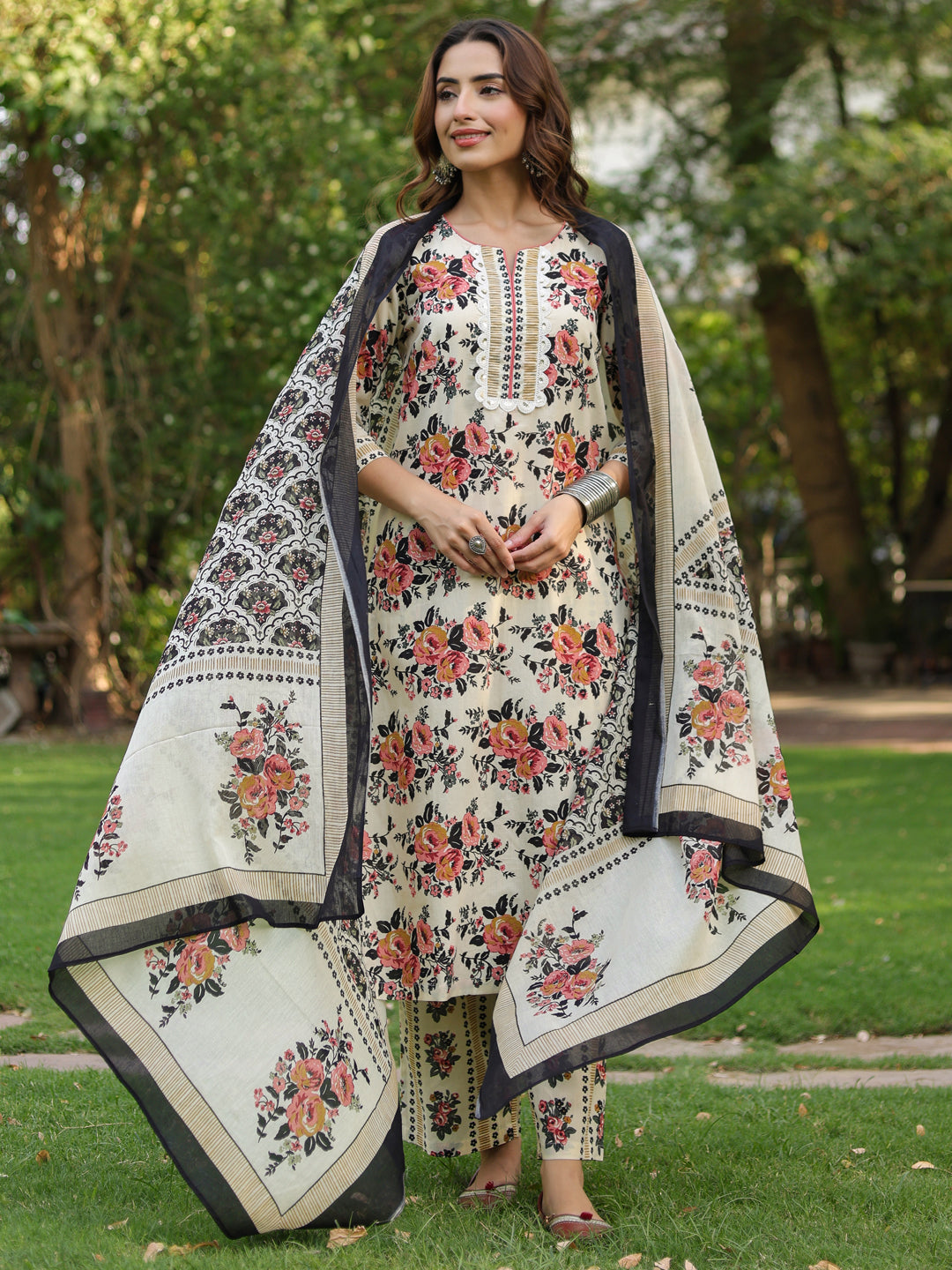 Women Floral Printed Regular Pure Cotton Kurta with Trousers & With Dupatta