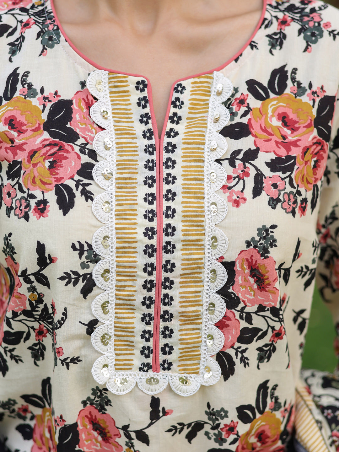 Women Floral Printed Regular Pure Cotton Kurta with Trousers & With Dupatta