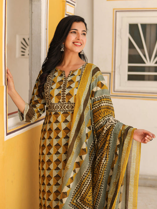 Women Printed Regular Pure Cotton Kurta with Trousers & Dupatta