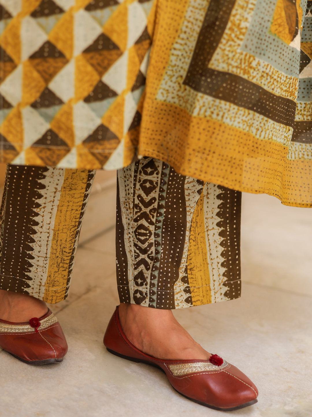 Women Printed Regular Pure Cotton Kurta with Trousers & Dupatta