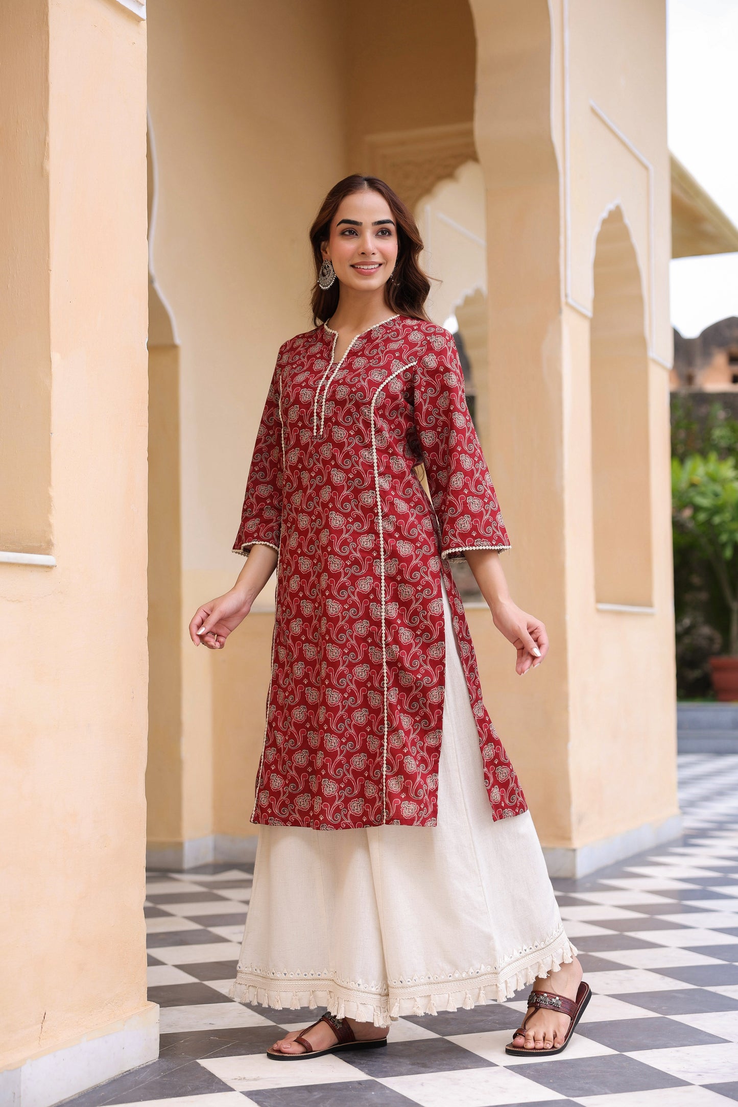 Women Floral Printed Round Neck Pure Cotton Straight Kurta