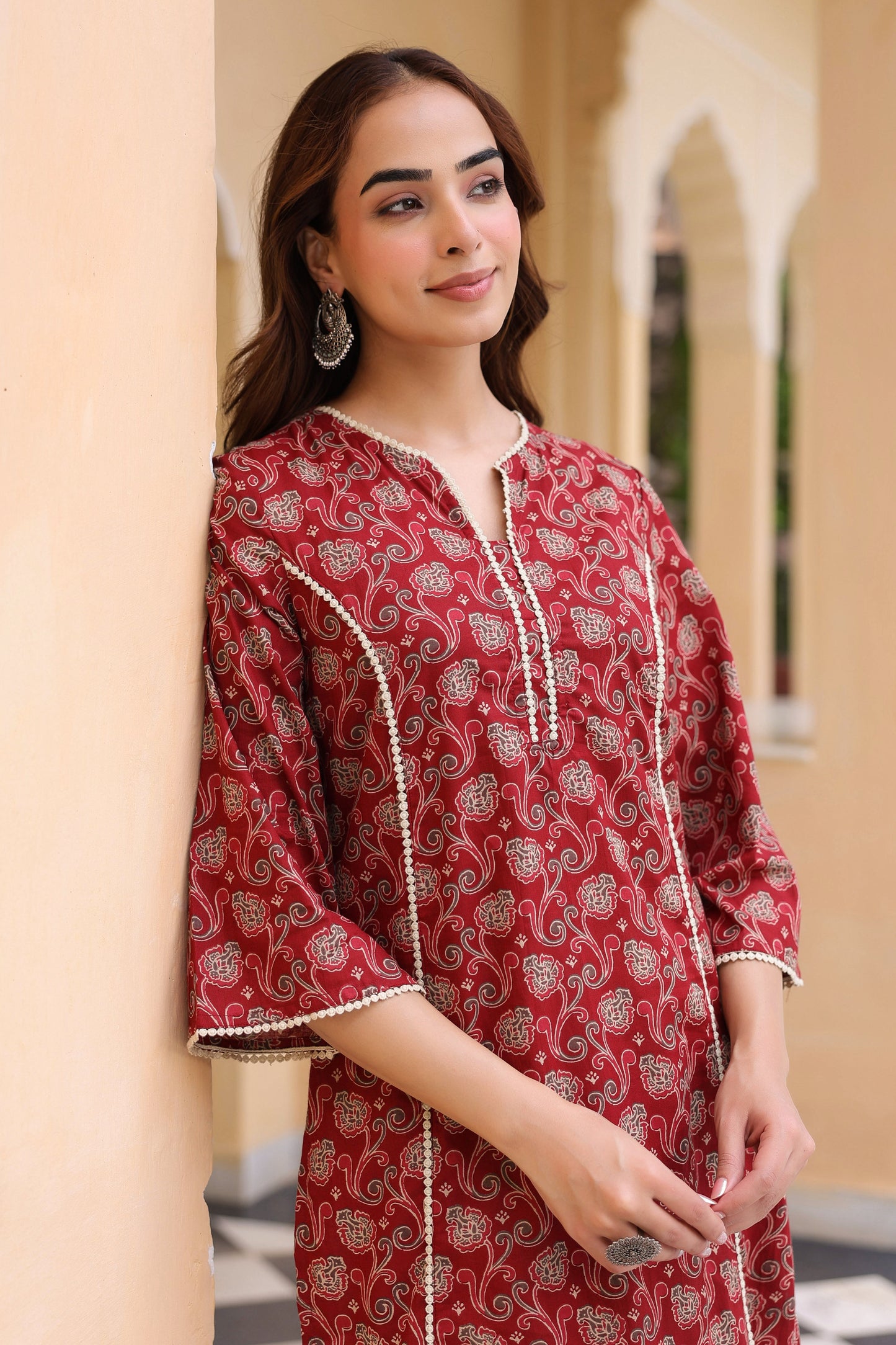 Women Floral Printed Round Neck Pure Cotton Straight Kurta