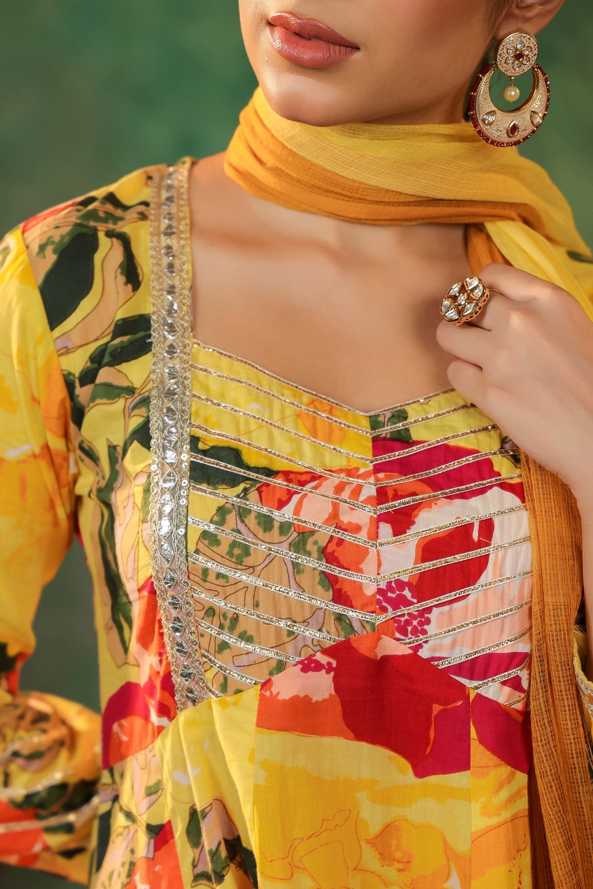 Women Floral Printed Gotta Patti Pure Cotton Kurta Sets