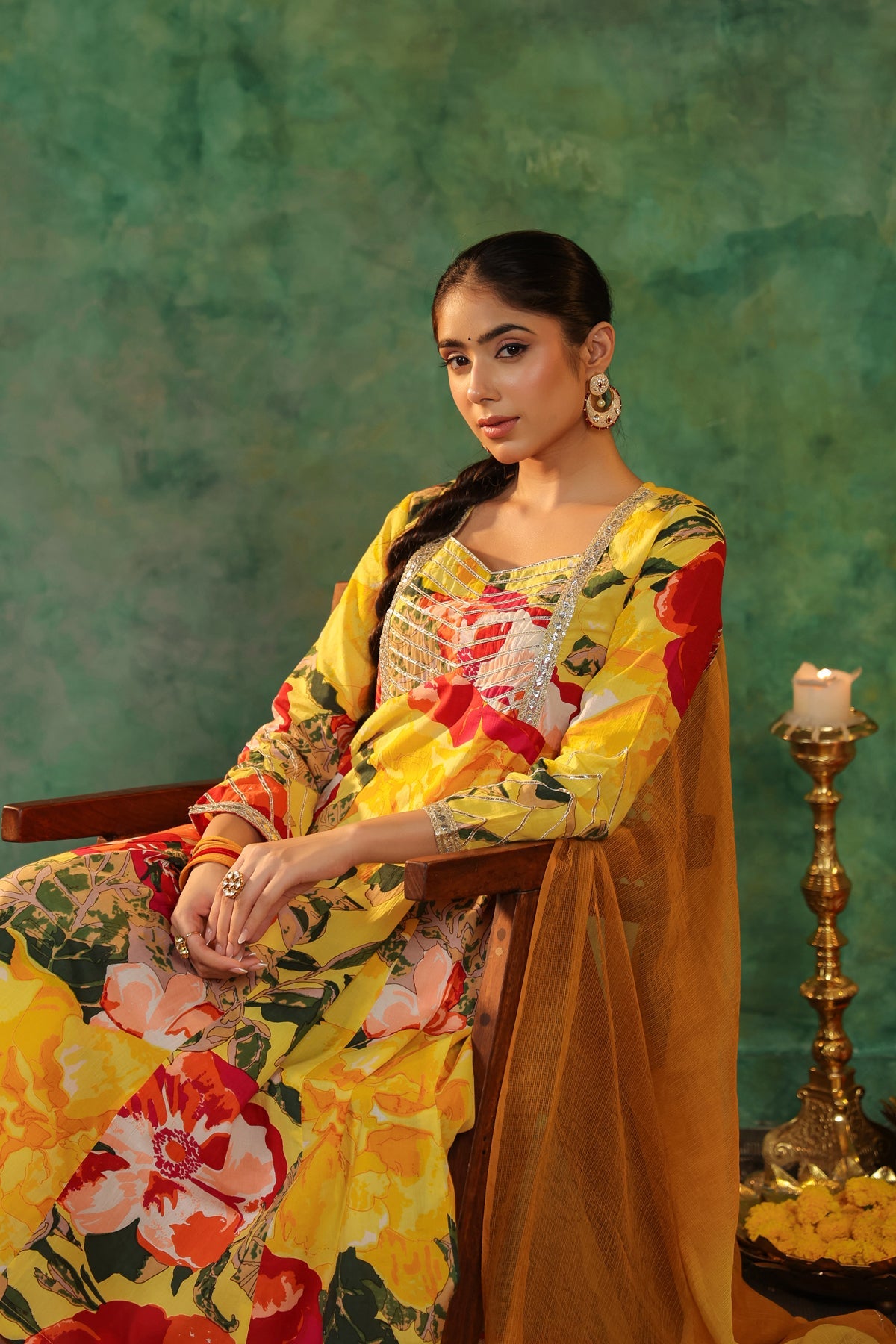 Women Floral Printed Gotta Patti Pure Cotton Kurta Sets