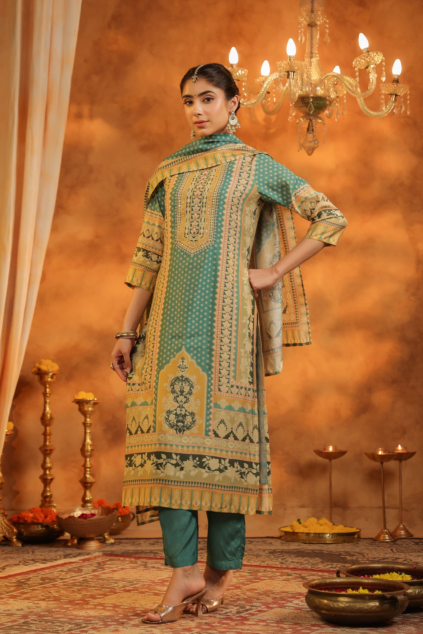 Ethnic Motifs Printed Kurta With Trousers & Dupatta