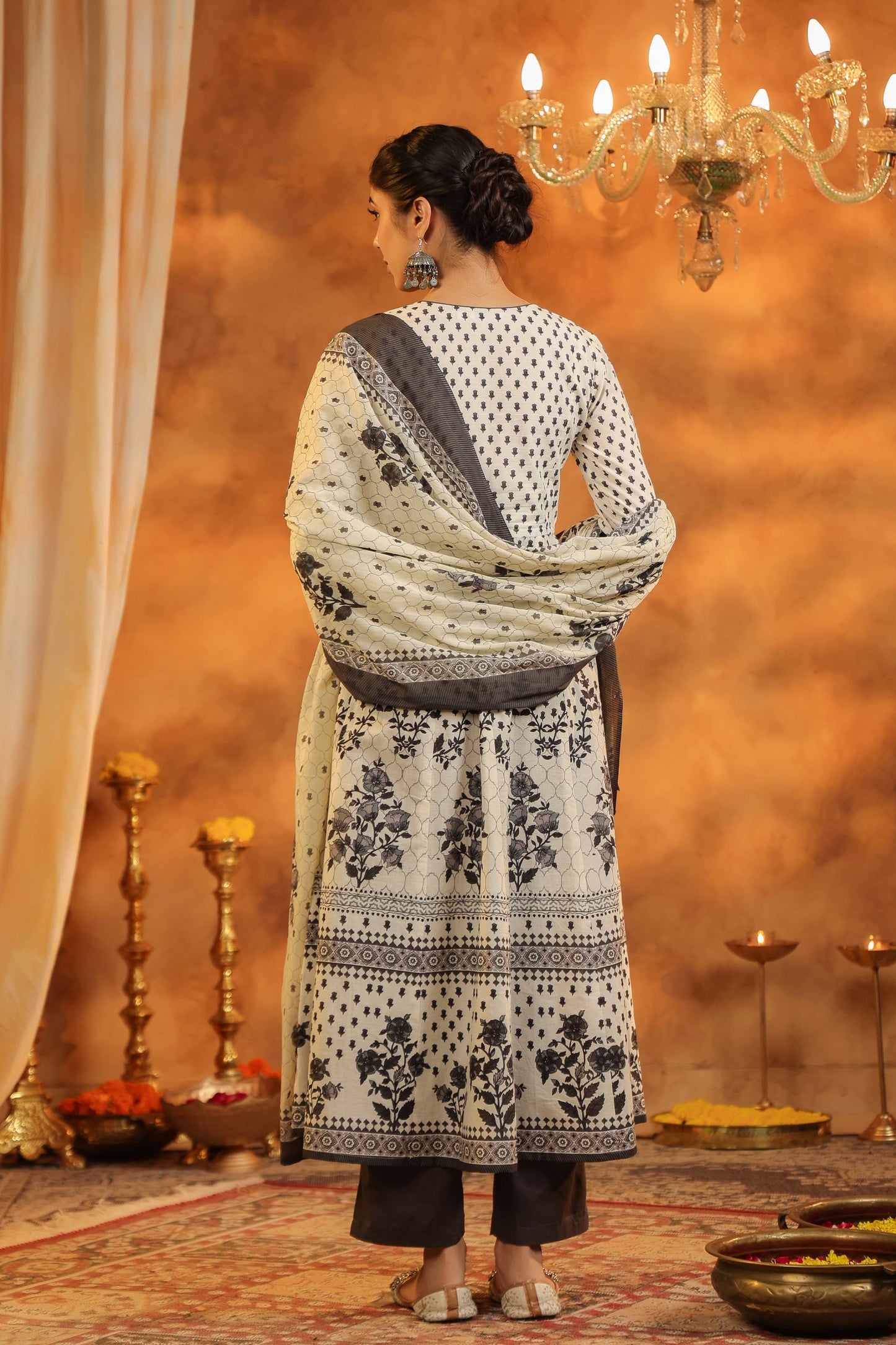 Floral Printed Pure Cotton Kurta With Trousers & Dupatta