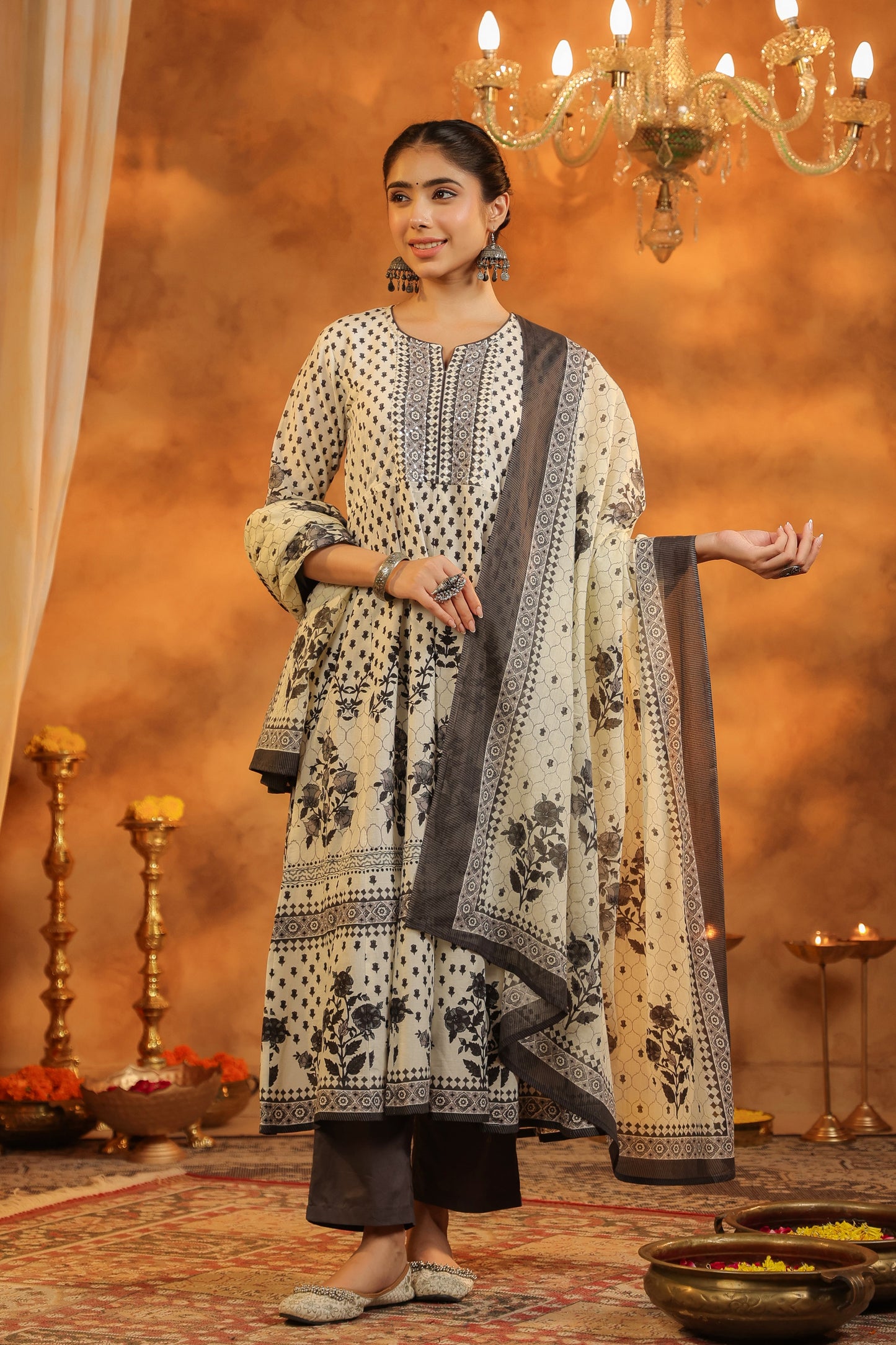 Floral Printed Pure Cotton Kurta With Trousers & Dupatta