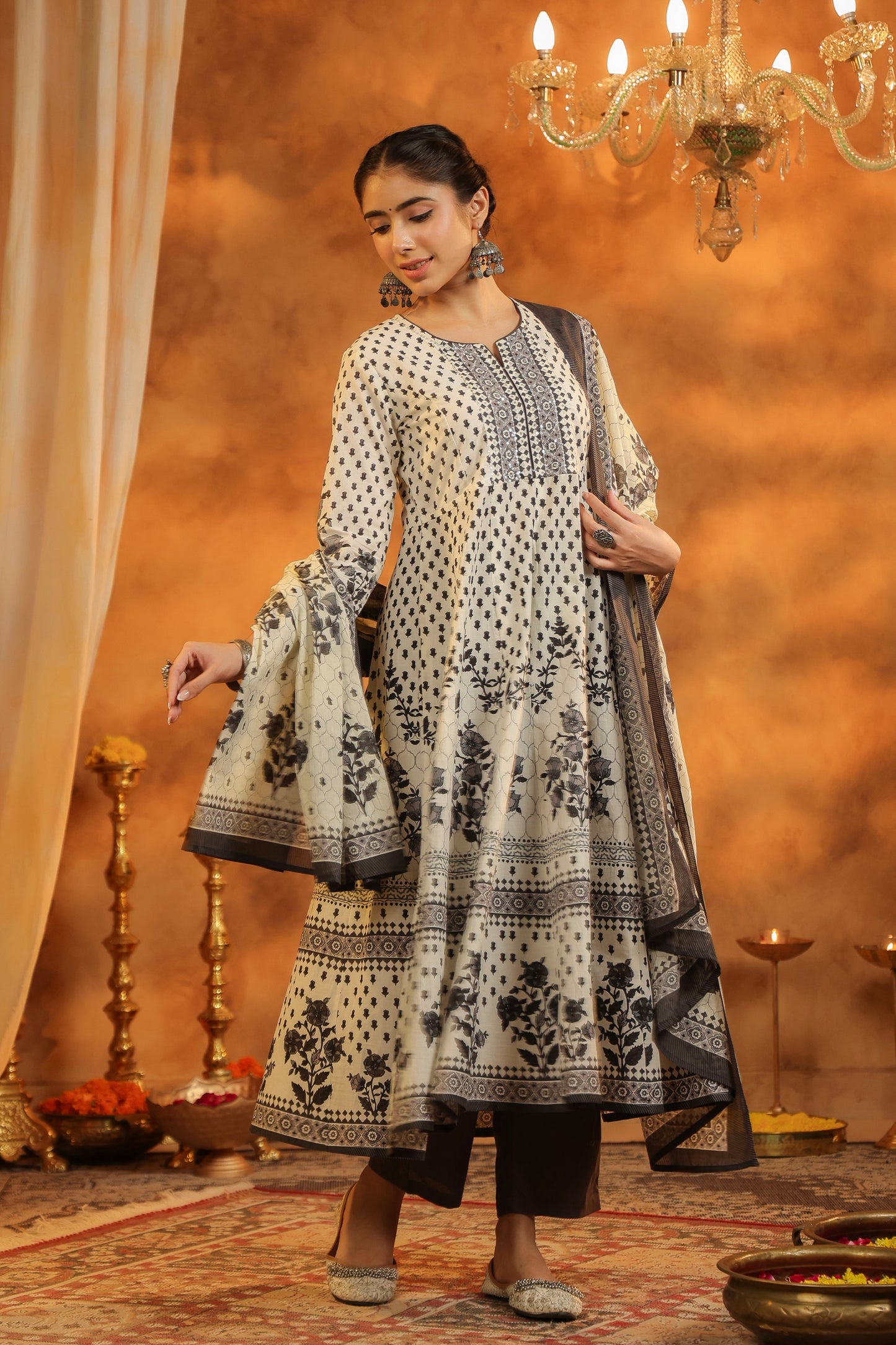 Floral Printed Pure Cotton Kurta With Trousers & Dupatta