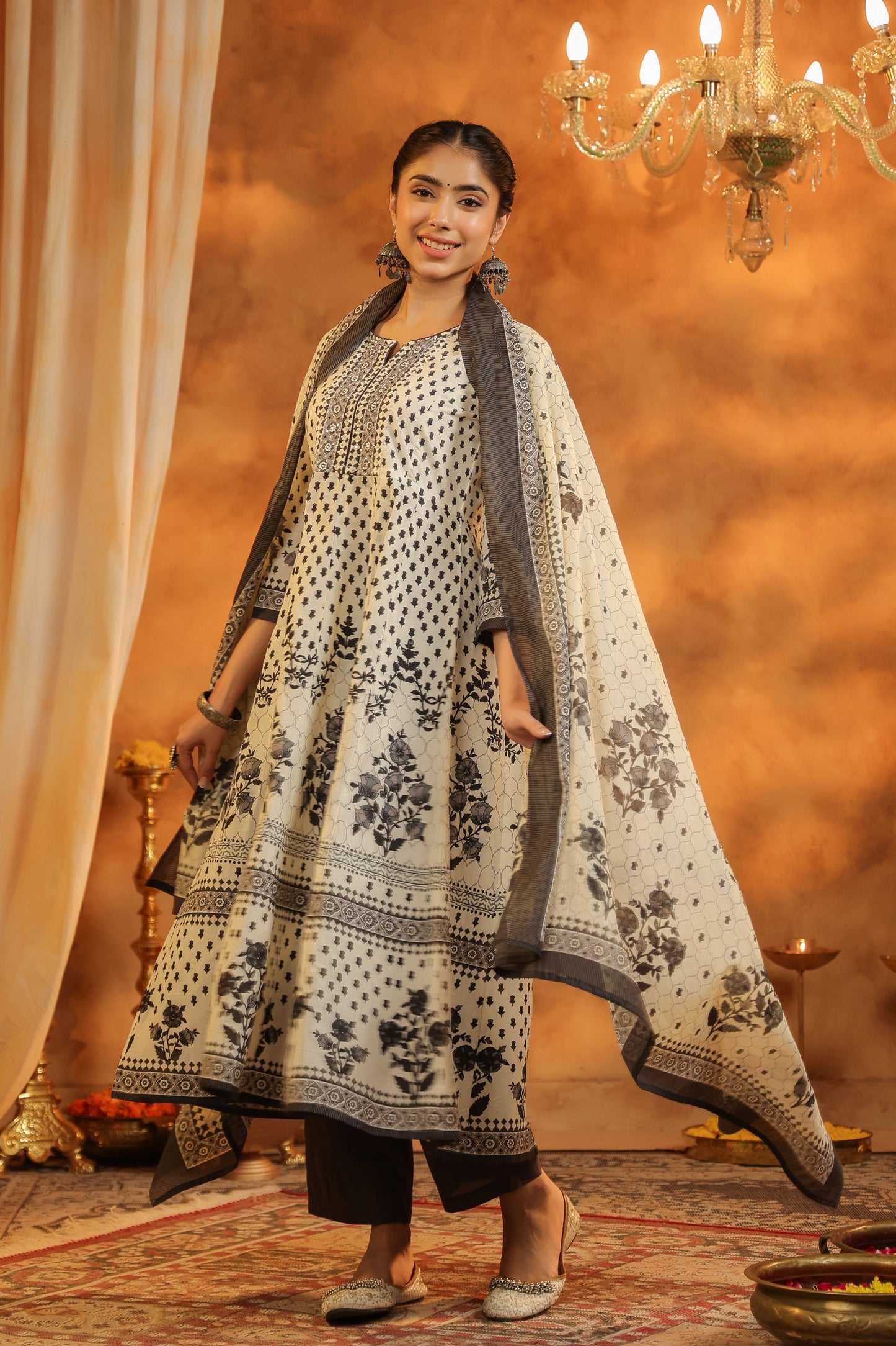 Floral Printed Pure Cotton Kurta With Trousers & Dupatta