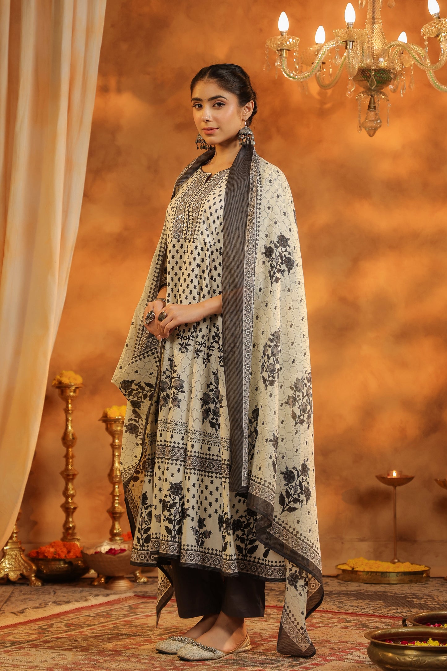 Floral Printed Pure Cotton Kurta With Trousers & Dupatta