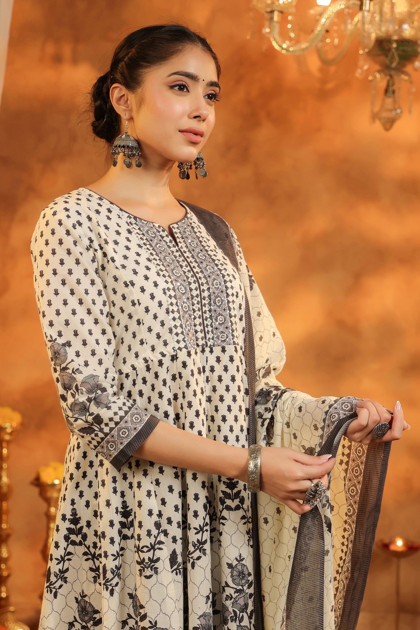 Floral Printed Pure Cotton Kurta With Trousers & Dupatta