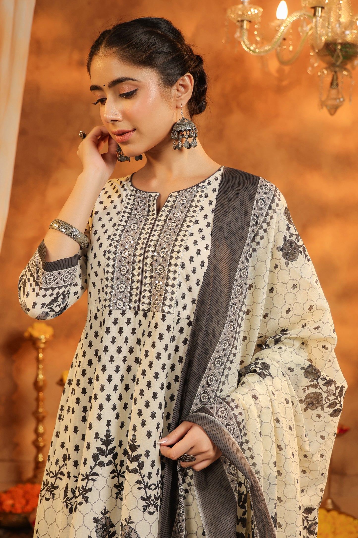 Floral Printed Pure Cotton Kurta With Trousers & Dupatta