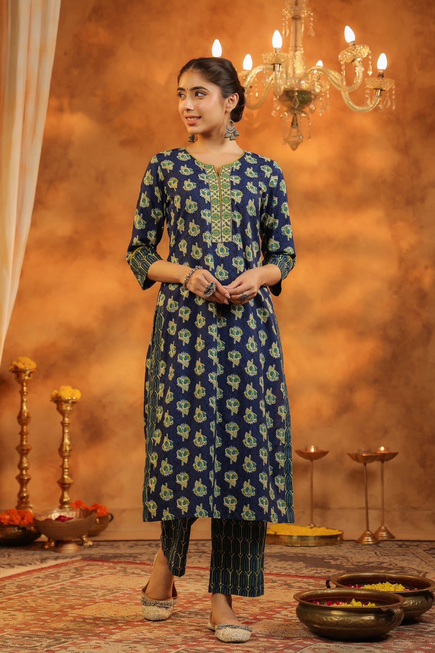Women Floral Printed Regular Pure Cotton Kurta with Trousers & With Dupatta