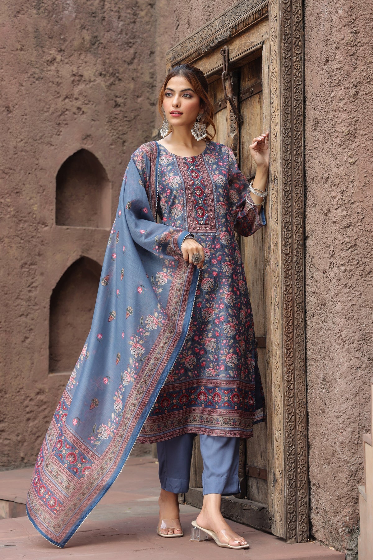 Floral Printed Beads And Stones Straight Kurta With Trousers & Dupatta