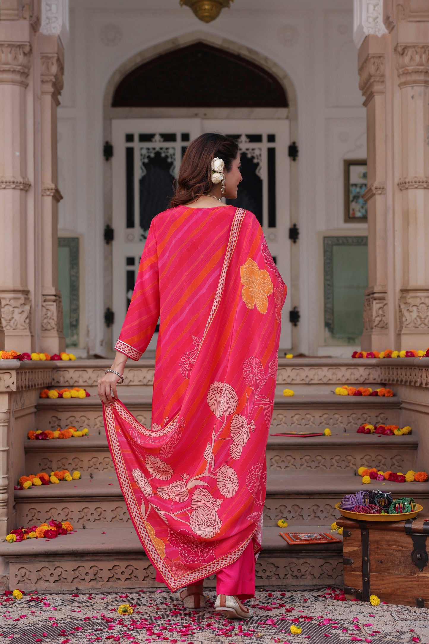 Women Floral Printed Regular Pure Cotton Kurta with Trousers & With Dupatta