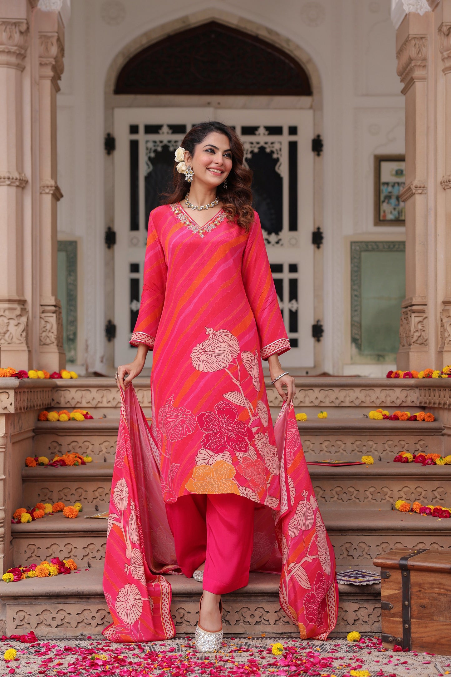Women Floral Printed Regular Pure Cotton Kurta with Trousers & With Dupatta