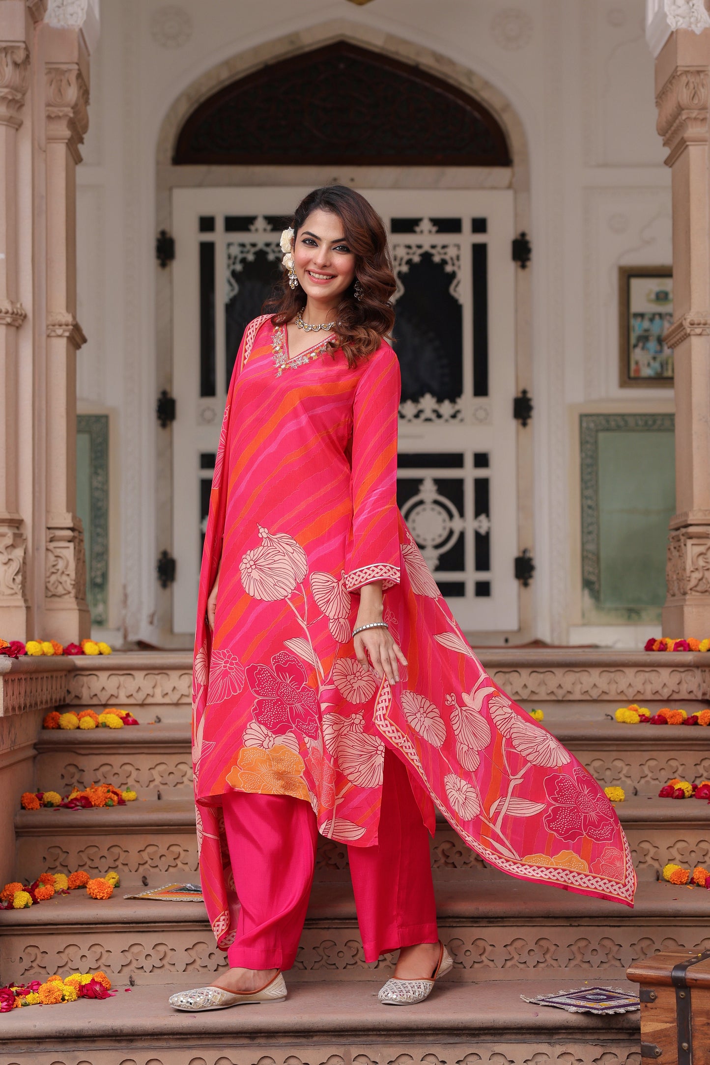 Women Floral Printed Regular Pure Cotton Kurta with Trousers & With Dupatta